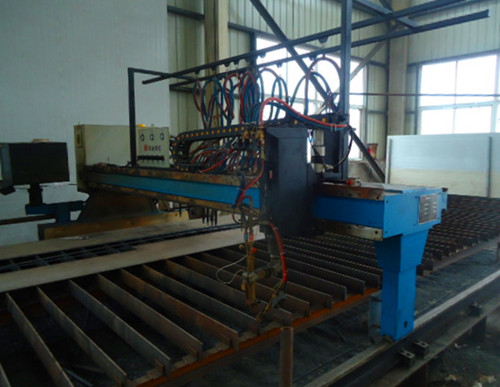 網(wǎng)架加工數(shù)控火焰切割機