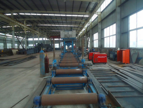 鋼結(jié)構(gòu)網(wǎng)架生產(chǎn)車間鋼板矯直機