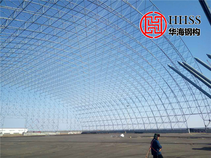 內(nèi)蒙干煤棚網(wǎng)架工程施工現(xiàn)場(chǎng)