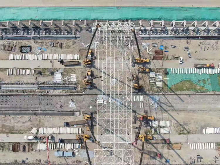 五礦曹妃甸國際礦石交易中心料場棚網(wǎng)架項目進(jìn)展